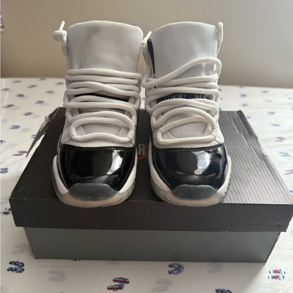 Air Jordan 11 Retro Concord